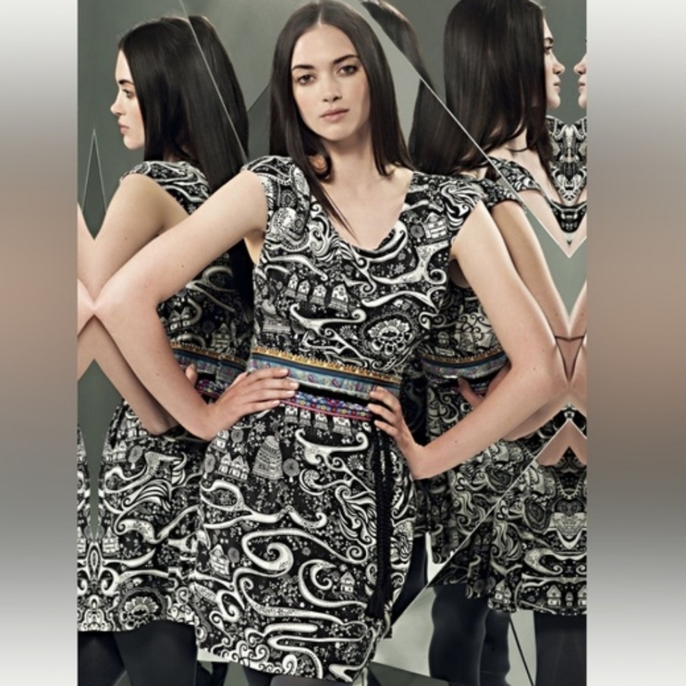 Anthropologie Women's Dress Black White Graphic Pattern Size Small Artsy Indie